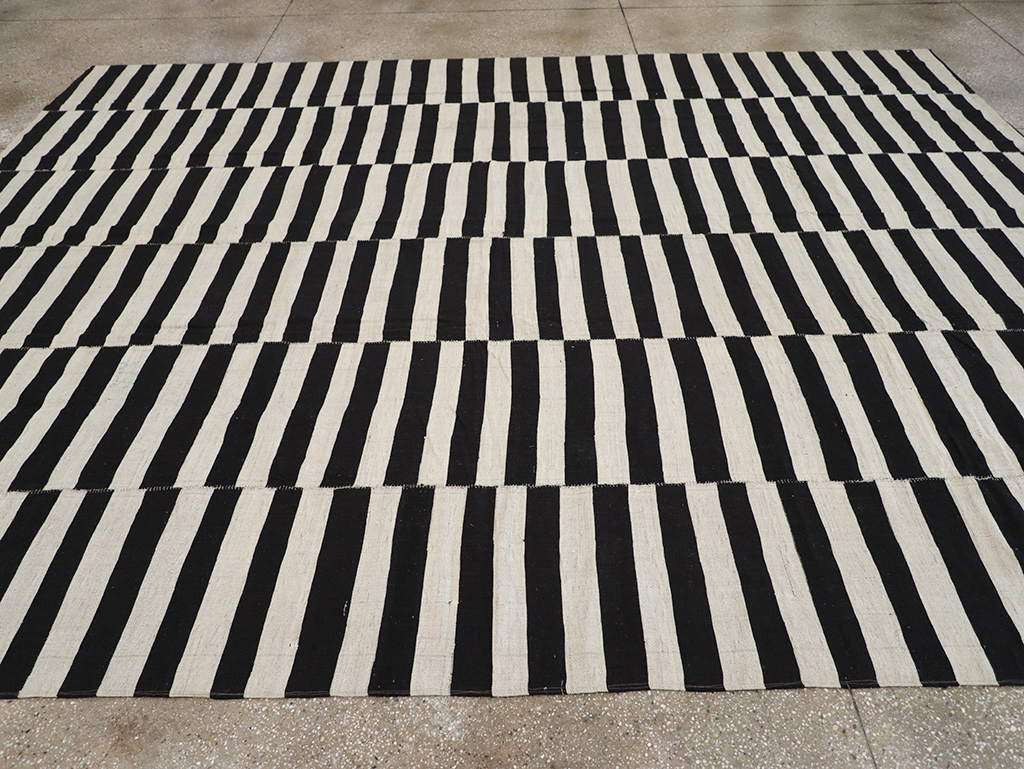 Modern Persian Flatweave Kilim Room Size Carpet, No.30456 - Galerie Shabab