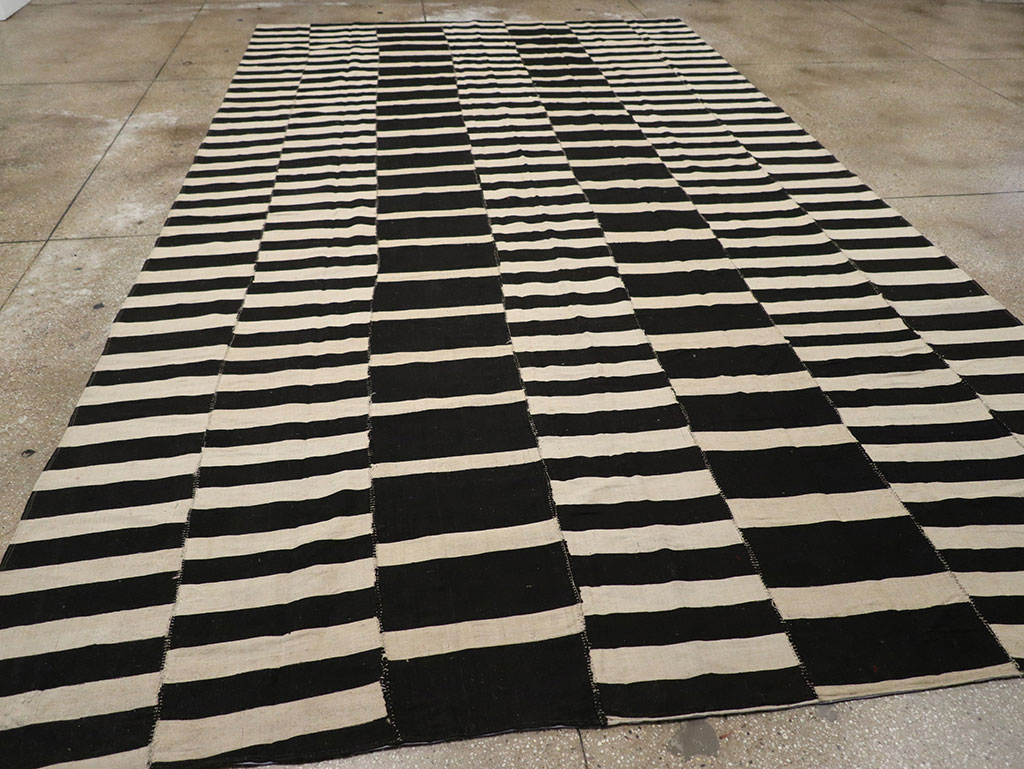 Modern Persian Flatweave Kilim Gallery Carpet, No.30458 - Galerie Shabab