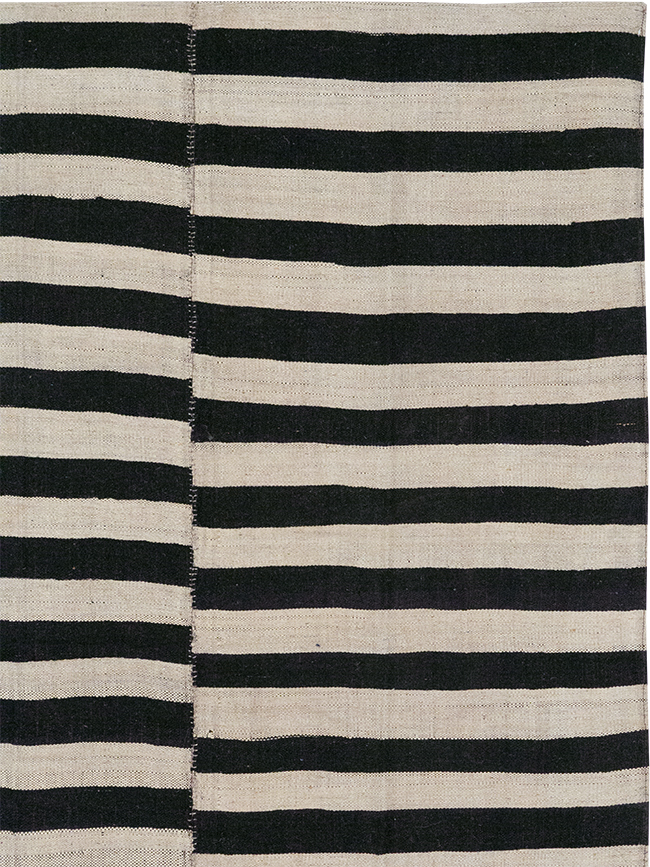 Vintage Persian Flatweave Kilim Small Room Size Carpet, No.30462 - Galerie Shabab