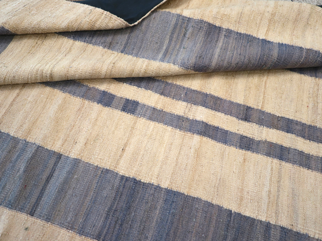 Contemporary Turkish Flatweave Kilim Small Room Size Carpet, No.30465 - Galerie Shabab