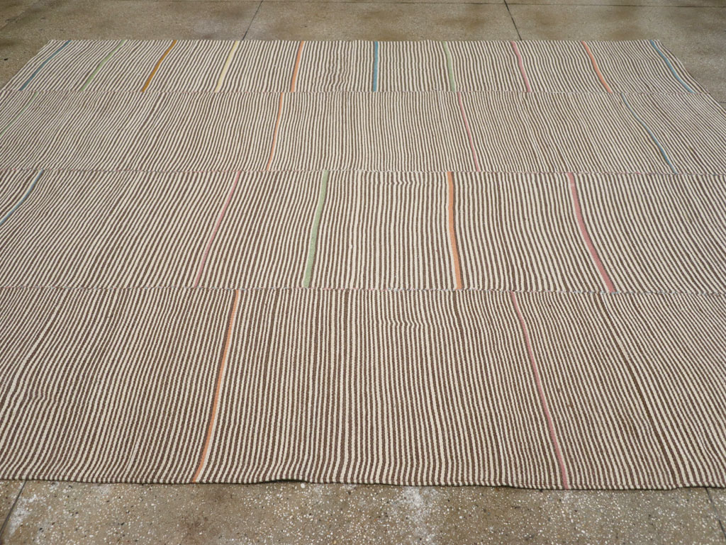 Contemporary Turkish Flatweave Kilim Room Size Carpet, No.30466 - Galerie Shabab