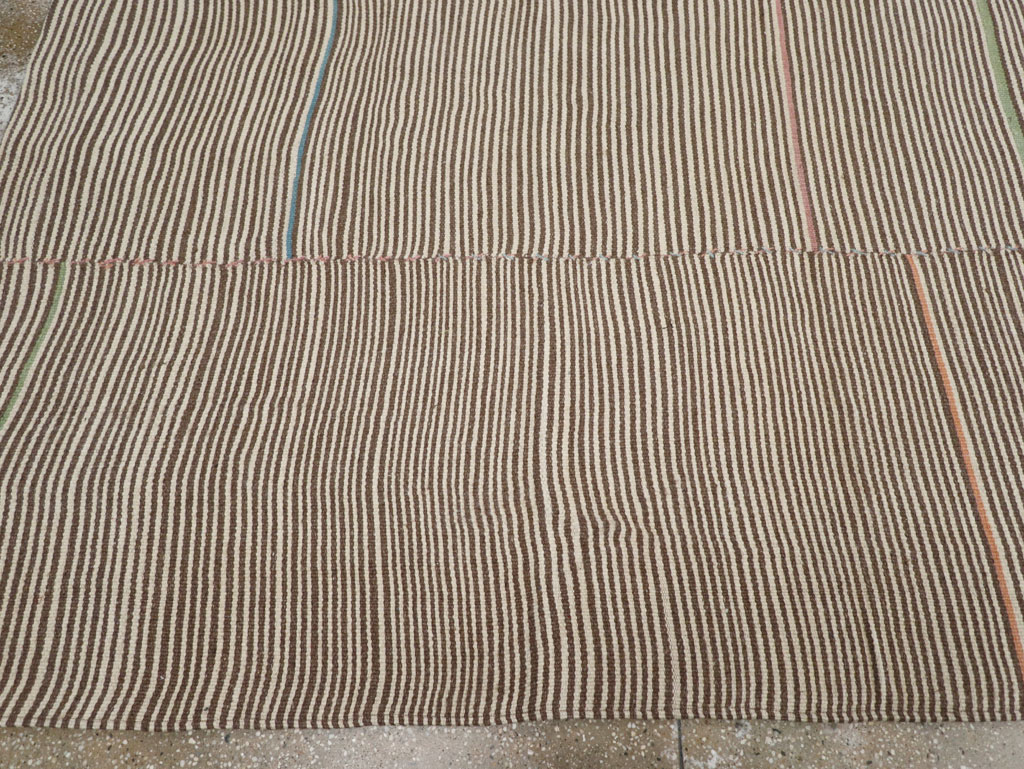 Contemporary Turkish Flatweave Kilim Room Size Carpet, No.30466 - Galerie Shabab