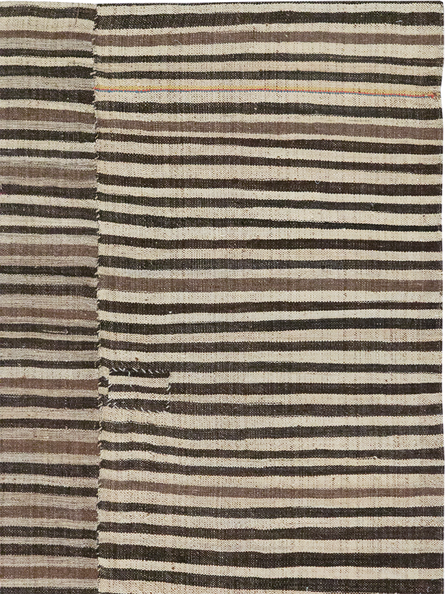Vintage Persian Flatweave Kilim Accent Rug, No.30467 - Galerie Shabab
