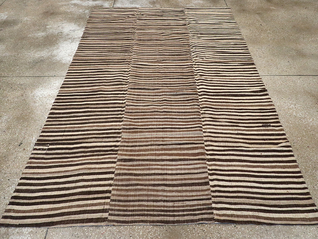 Vintage Persian Flatweave Kilim Accent Rug, No.30467 - Galerie Shabab