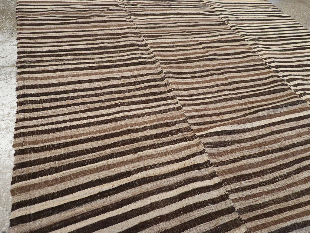 Vintage Persian Flatweave Kilim Accent Rug, No.30467 - Galerie Shabab