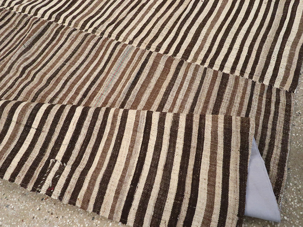 Vintage Persian Flatweave Kilim Accent Rug, No.30467 - Galerie Shabab