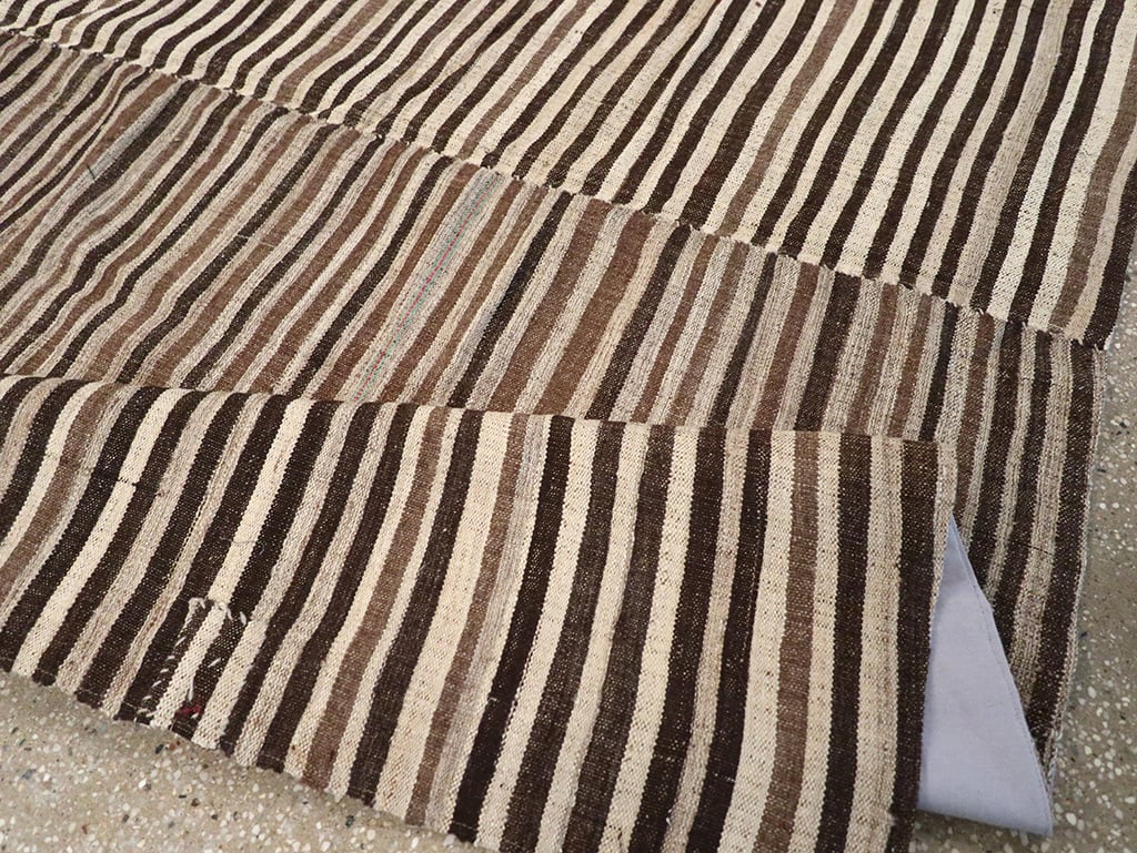 Vintage Persian Flatweave Kilim Accent Rug, No.30467 - Galerie Shabab