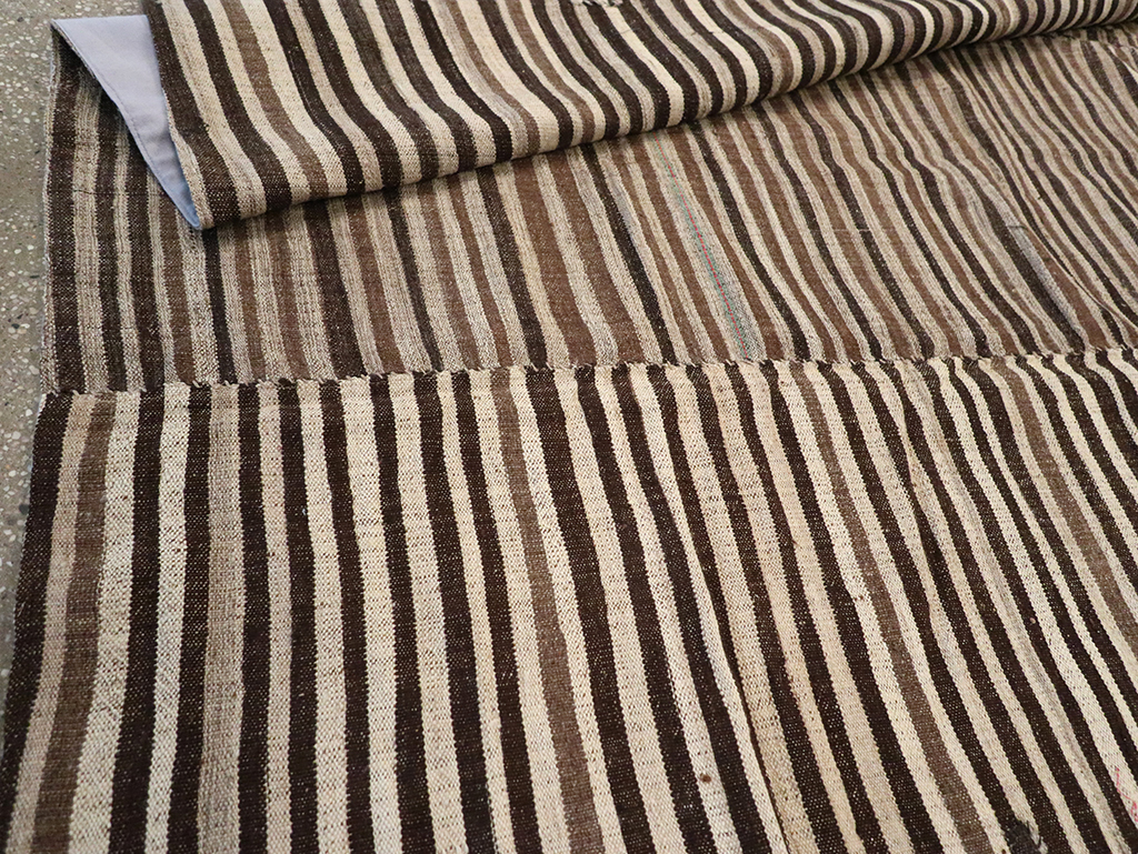 Vintage Persian Flatweave Kilim Accent Rug, No.30467 - Galerie Shabab