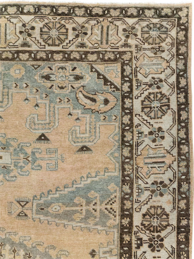 Vintage Persian Veece Accent Carpet, No.30478 - Galerie Shabab
