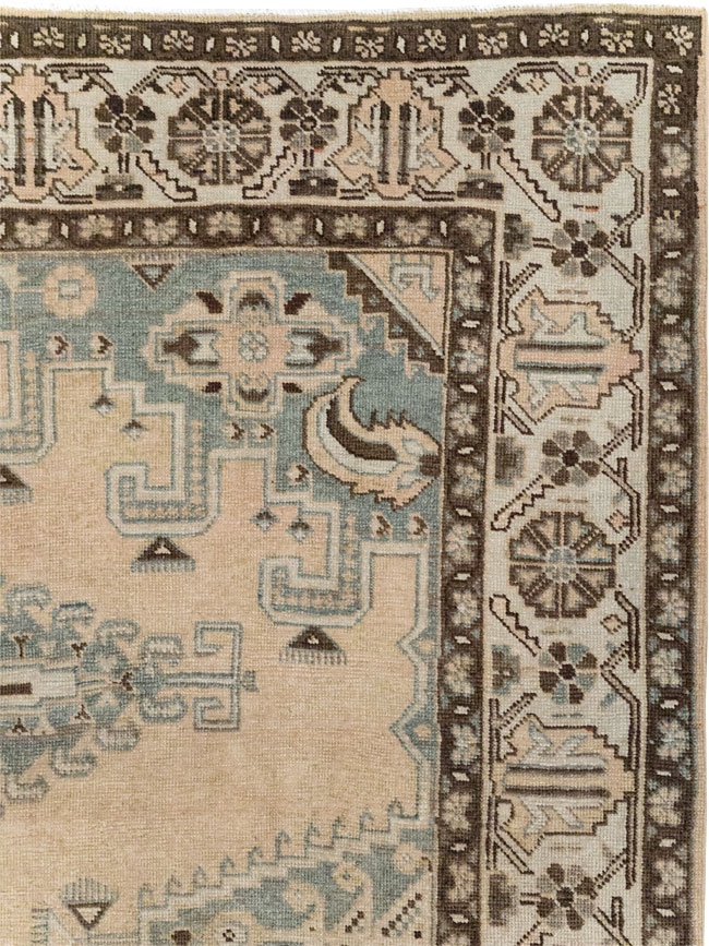 Vintage Persian Veece Accent Carpet, No.30478 - Galerie Shabab