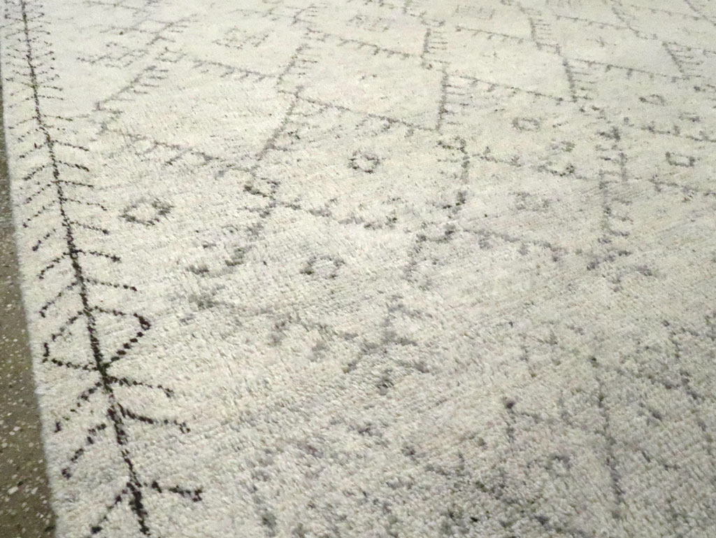 Contemporary Moroccan Small Room Size Carpet, No.30498 - Galerie Shabab