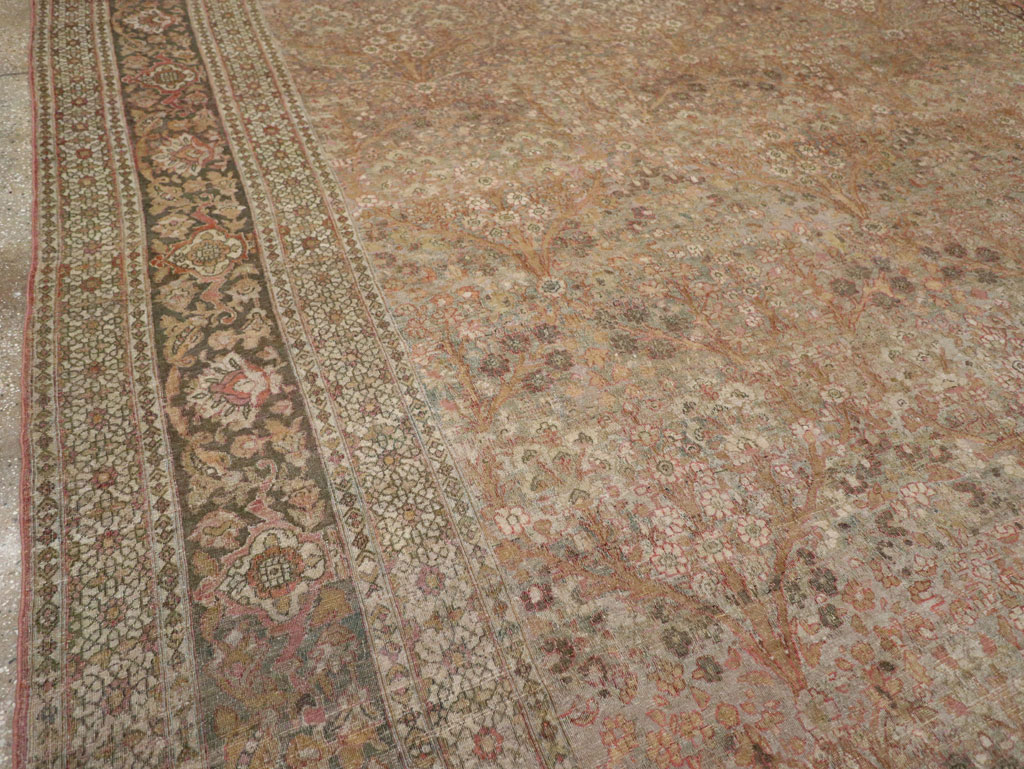 Antique Persian Isfahan Large Carpet, No.30507 - Galerie Shabab