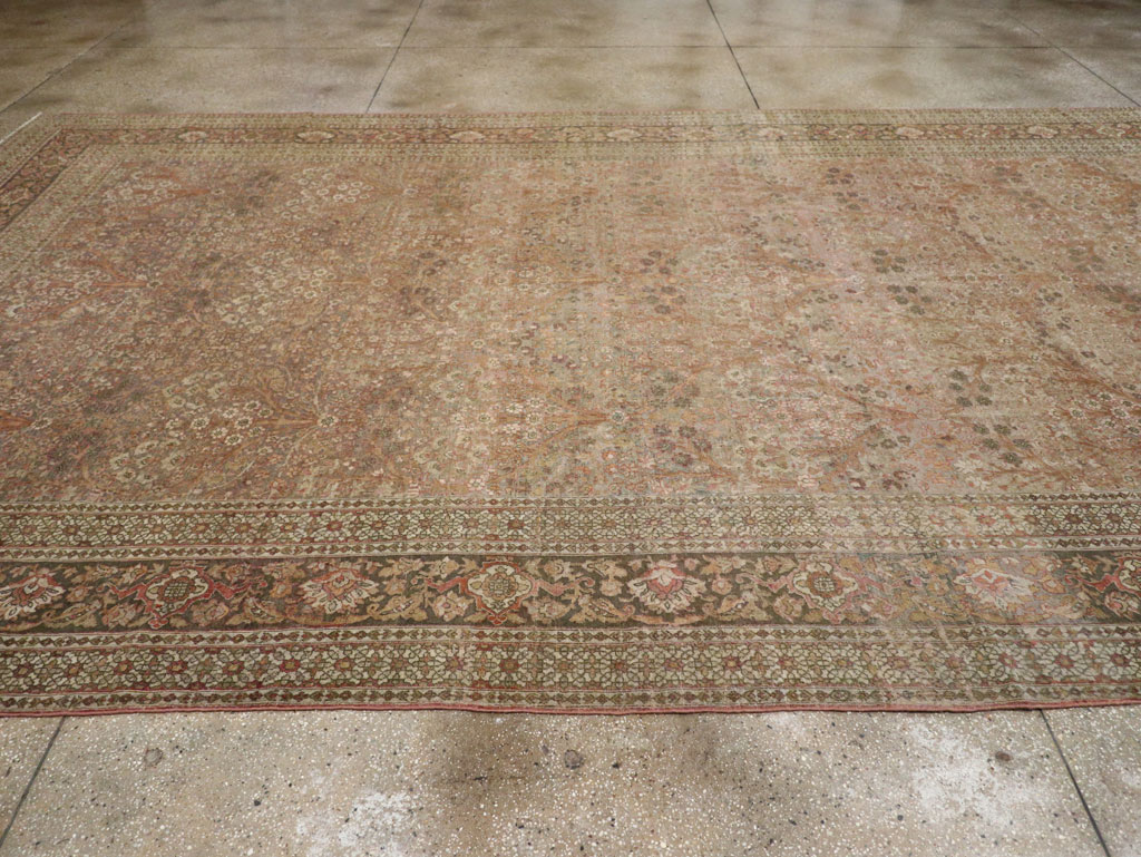 Antique Persian Isfahan Large Carpet, No.30507 - Galerie Shabab