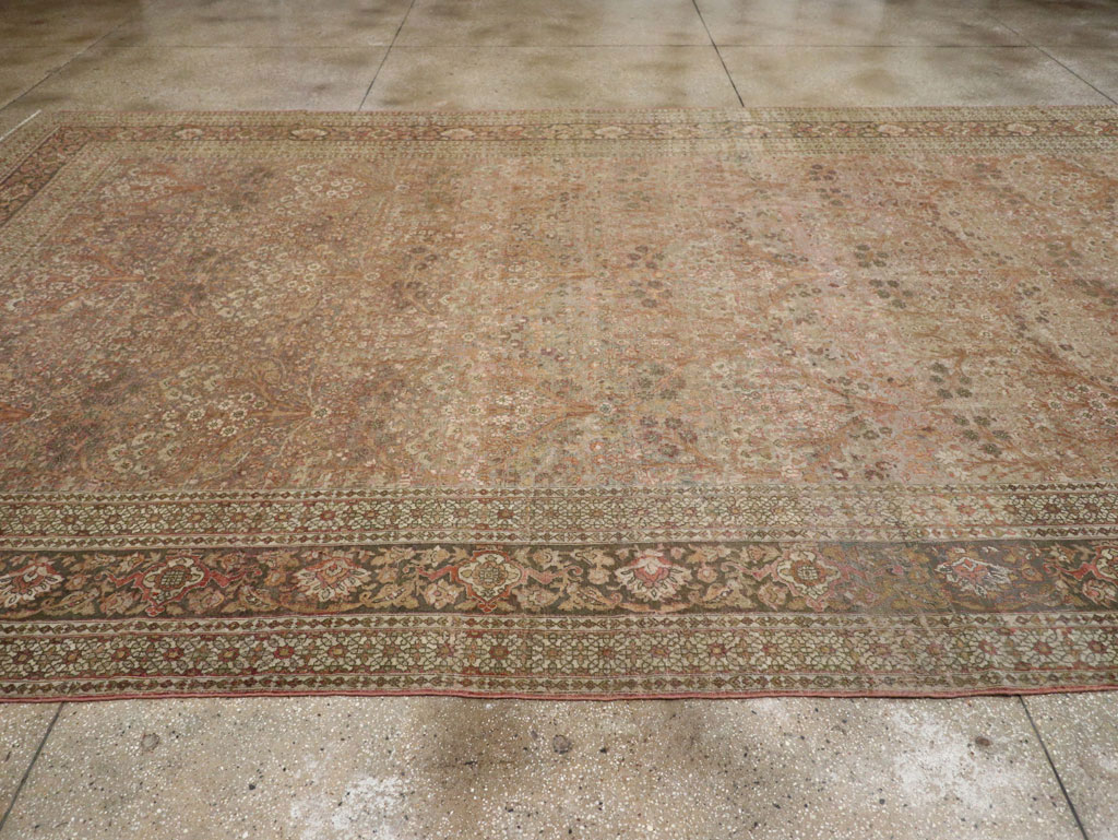 Antique Persian Isfahan Large Carpet, No.30507 - Galerie Shabab