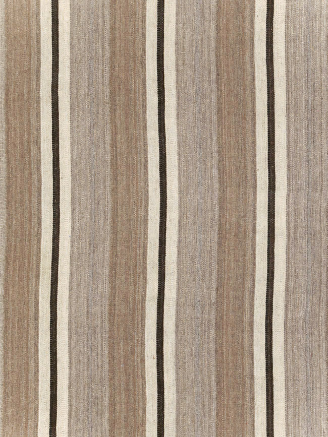 Contemporary Turkish Flatweave Kilim Room Size Carpet, No.30511 - Galerie Shabab
