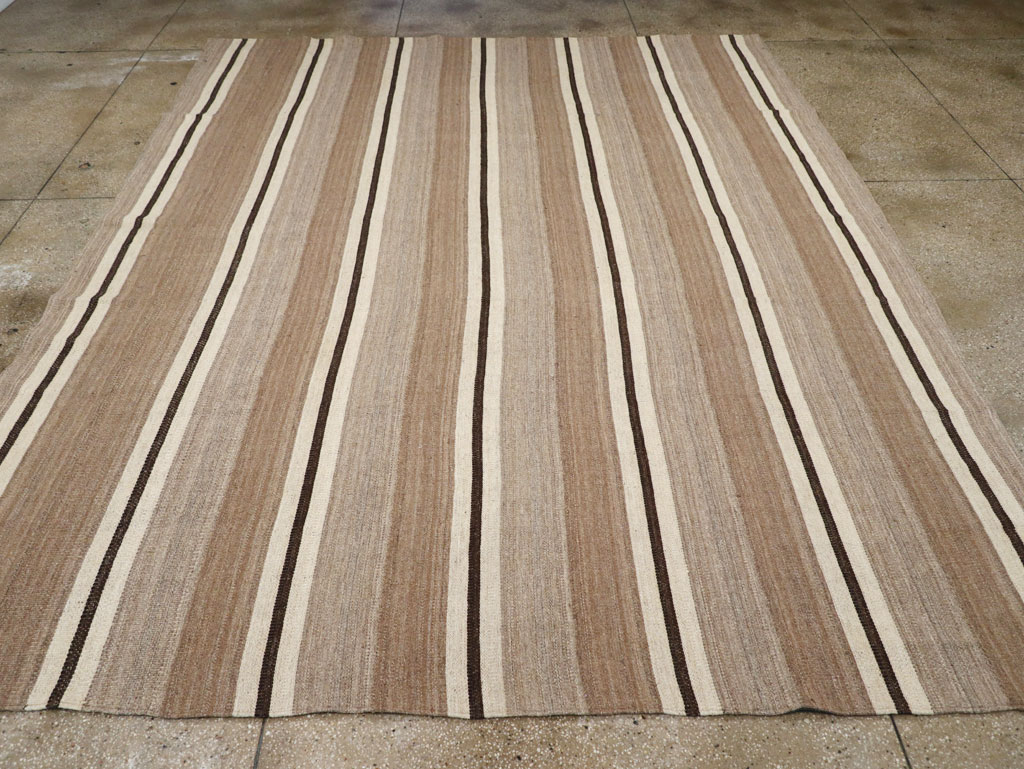 Contemporary Turkish Flatweave Kilim Room Size Carpet, No.30511 - Galerie Shabab