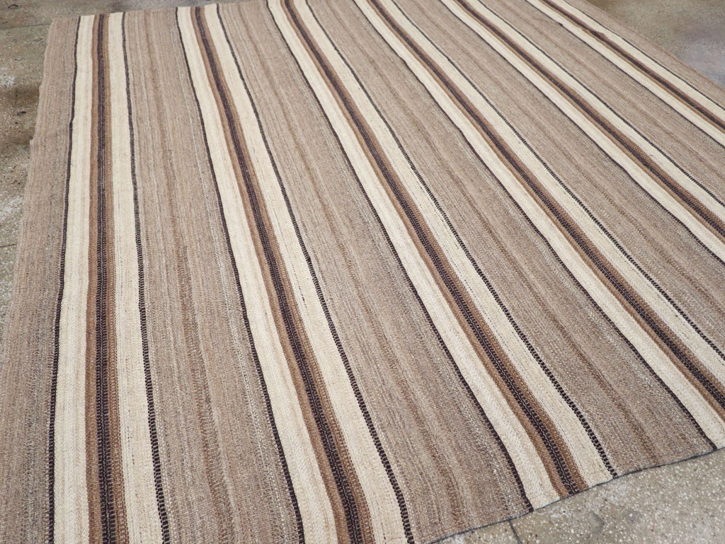 Contemporary Turkish Flatweave Kilim Square Room Size Carpet, No.30512 - Galerie Shabab