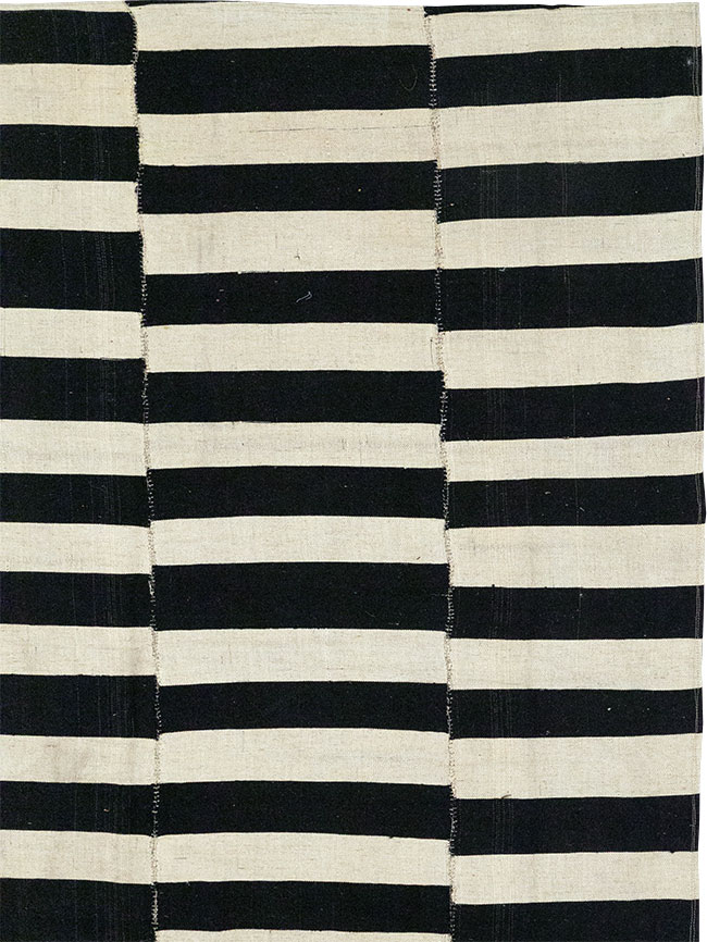 Modern Persian Flatweave Kilim Gallery Carpet, No.30517 - Galerie Shabab