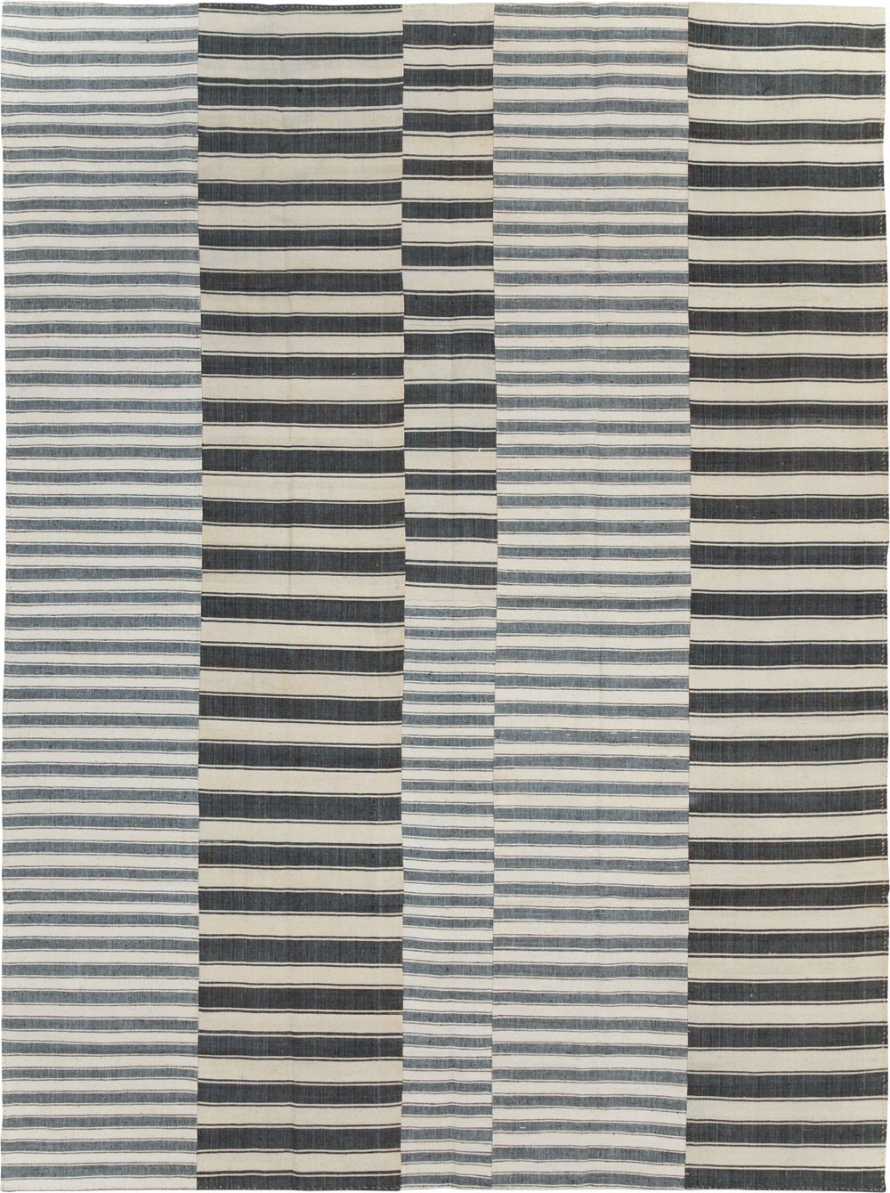 Vintage Turkish Flatweave Kilim Room Size Carpet, No.30530 - Galerie Shabab