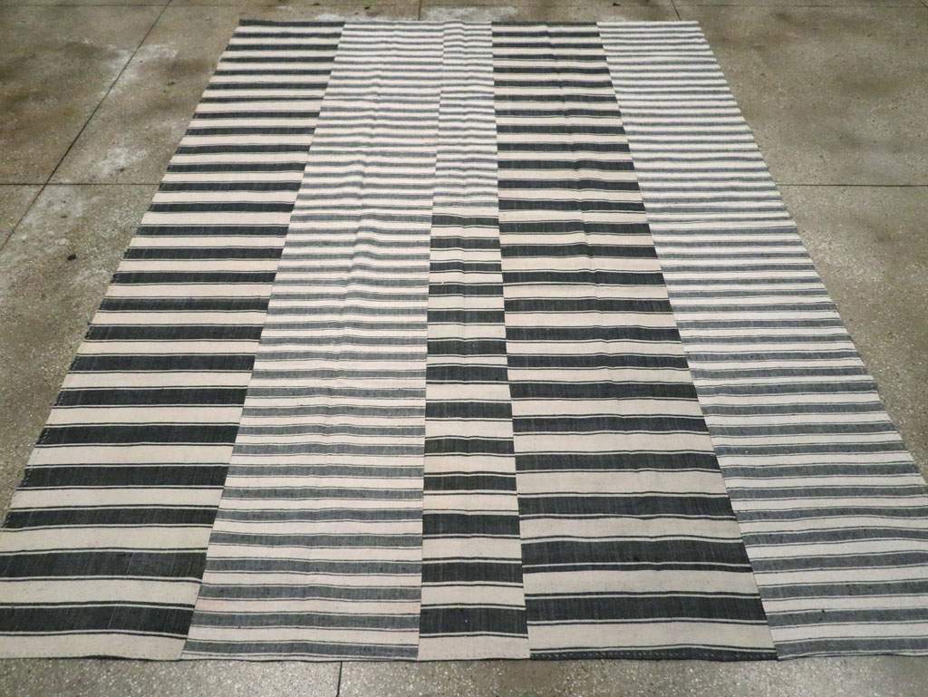 Vintage Turkish Flatweave Kilim Room Size Carpet, No.30530 - Galerie Shabab