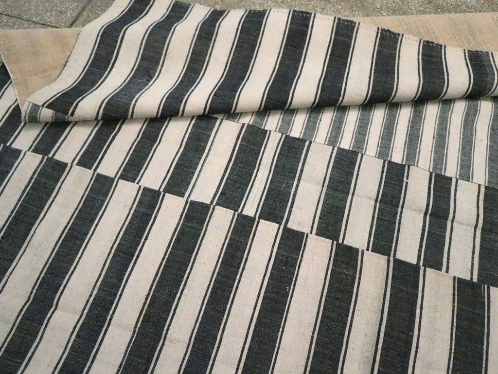 Vintage Turkish Flatweave Kilim Room Size Carpet, No.30530 - Galerie Shabab