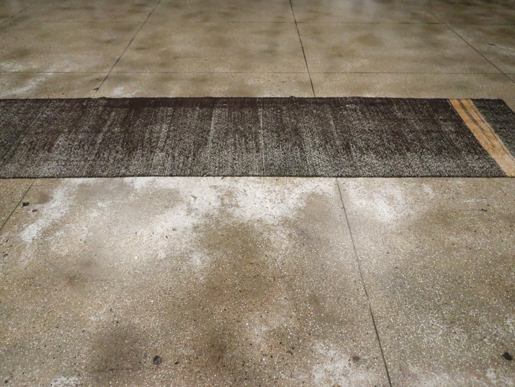 Vintage Turkish Flatweave Kilim Long Runner, No.30540 - Galerie Shabab