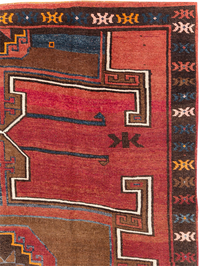 Vintage Turkish Anatolian Tribal Room Size Carpet, No.30550 - Galerie Shabab
