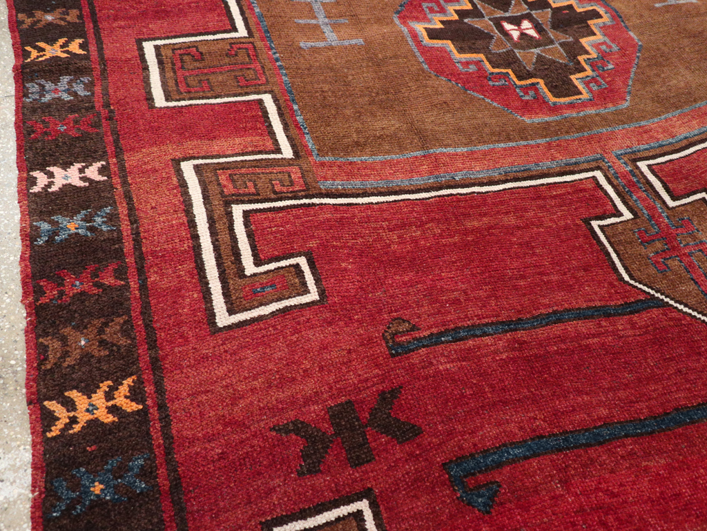 Vintage Turkish Anatolian Tribal Room Size Carpet, No.30550 - Galerie Shabab
