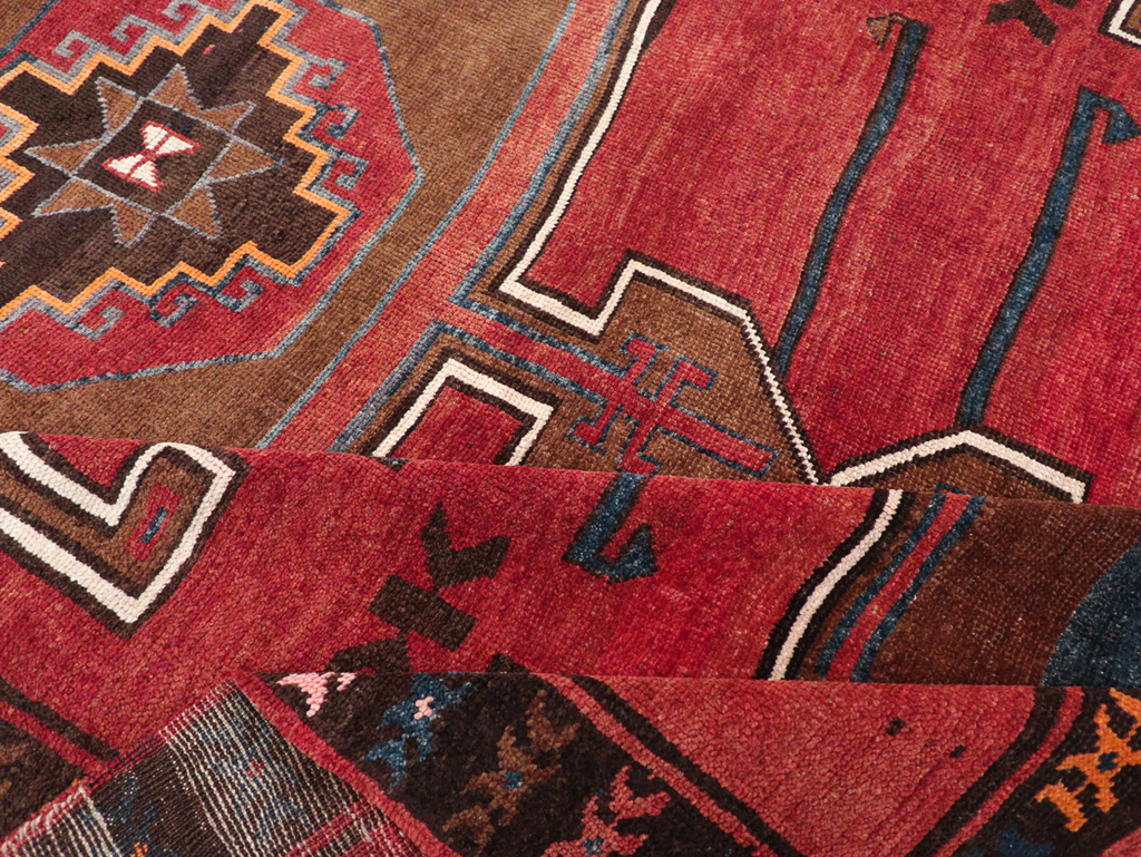 Vintage Turkish Anatolian Tribal Room Size Carpet, No.30550 - Galerie Shabab