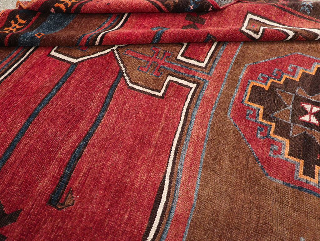 Vintage Turkish Anatolian Tribal Room Size Carpet, No.30550 - Galerie Shabab