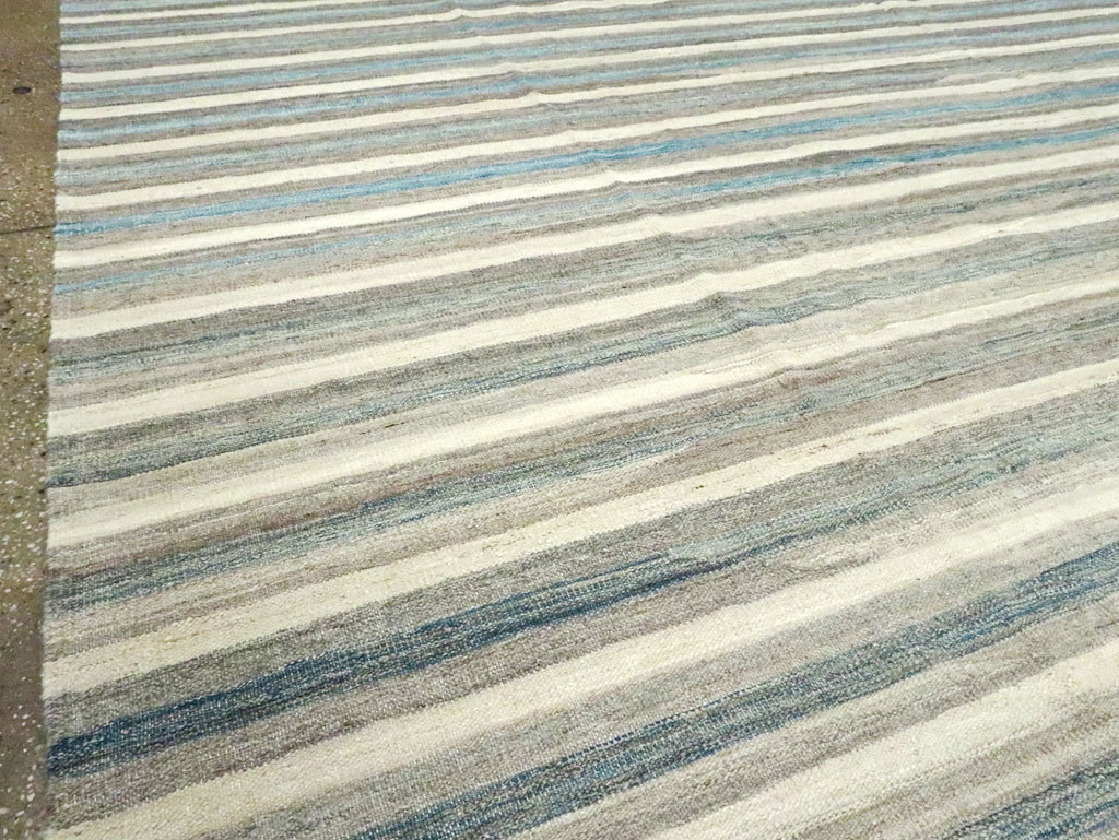 Modern Large Turkish Flatweave, No.30552 - Galerie Shabab