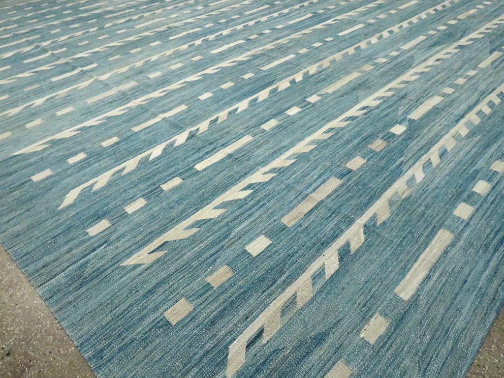 Modern Oversize Turkish Flatweave, No.30553 - Galerie Shabab