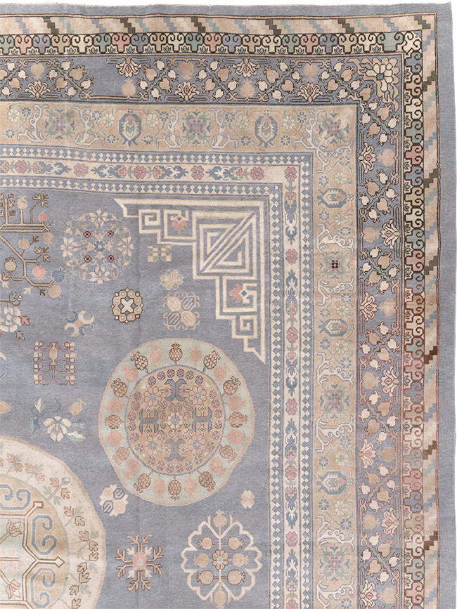 Modern East Turkestan Khotan Large Room Size Carpet, No.30559 - Galerie Shabab