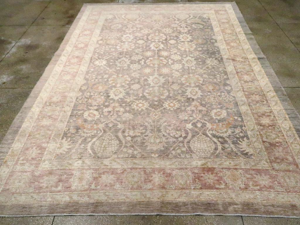 Modern Persian Sultanabad Room Size Carpet, No.30560 - Galerie Shabab