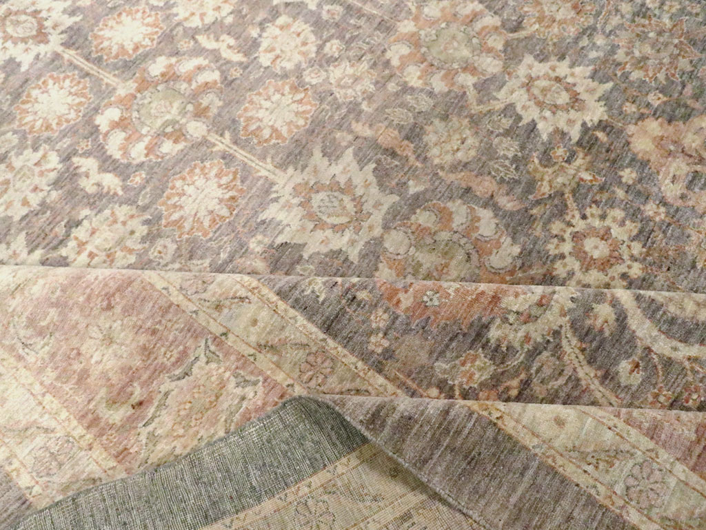 Modern Persian Sultanabad Room Size Carpet, No.30560 - Galerie Shabab