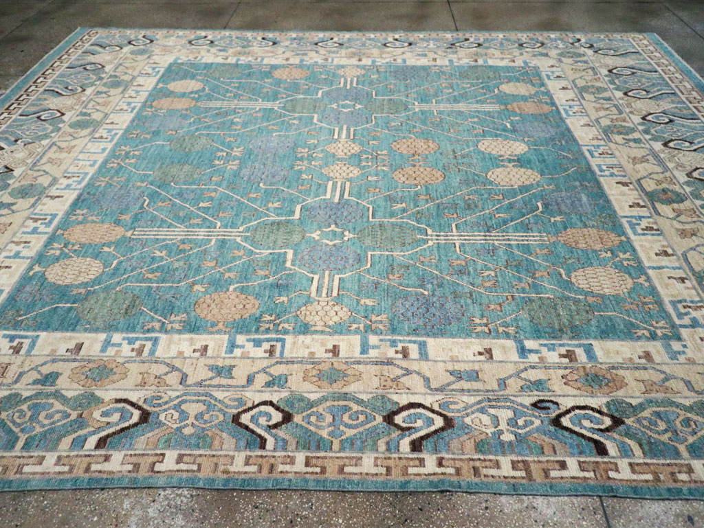 Modern Room Size Khotan Carpet, No.30568 - Galerie Shabab