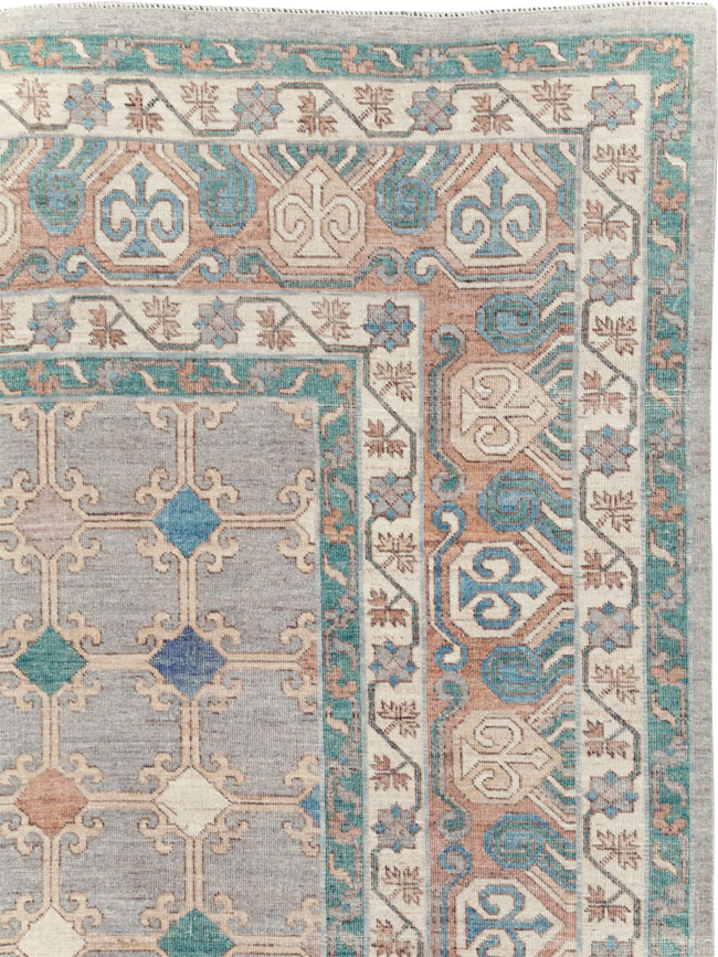 Modern Room Size Khotan Carpet, No.30570 - Galerie Shabab