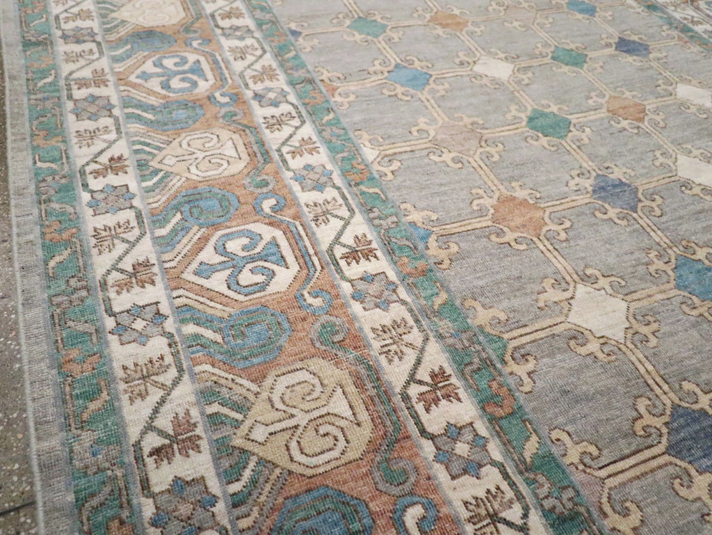 Modern Room Size Khotan Carpet, No.30570 - Galerie Shabab
