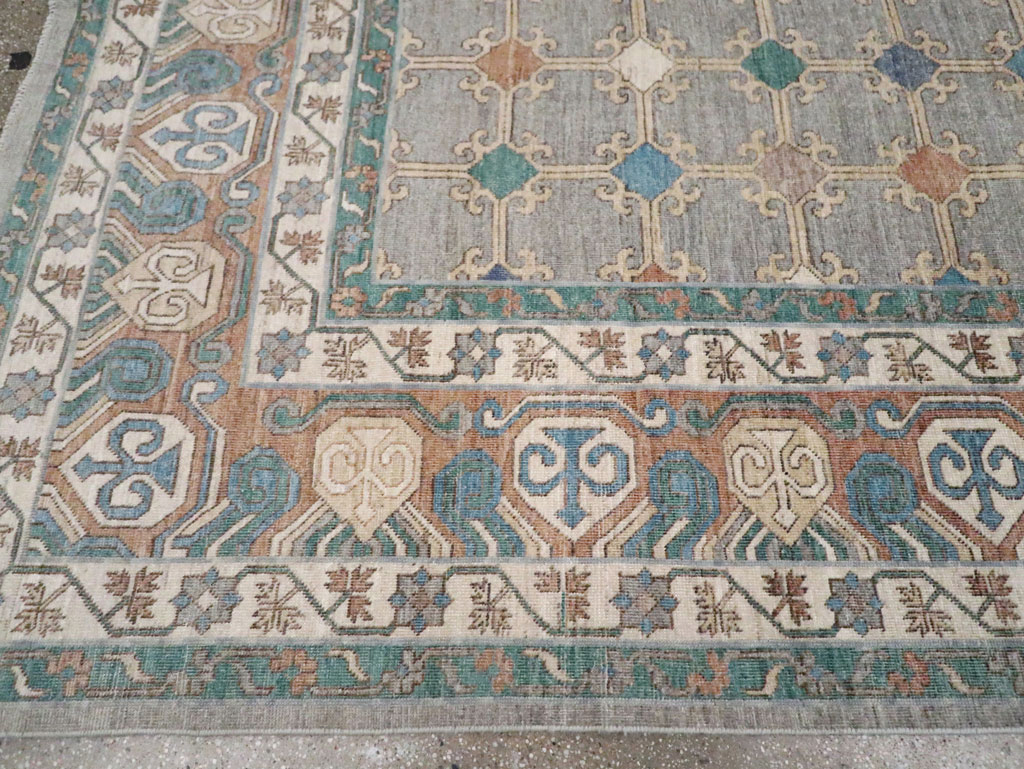 Modern Room Size Khotan Carpet, No.30570 - Galerie Shabab