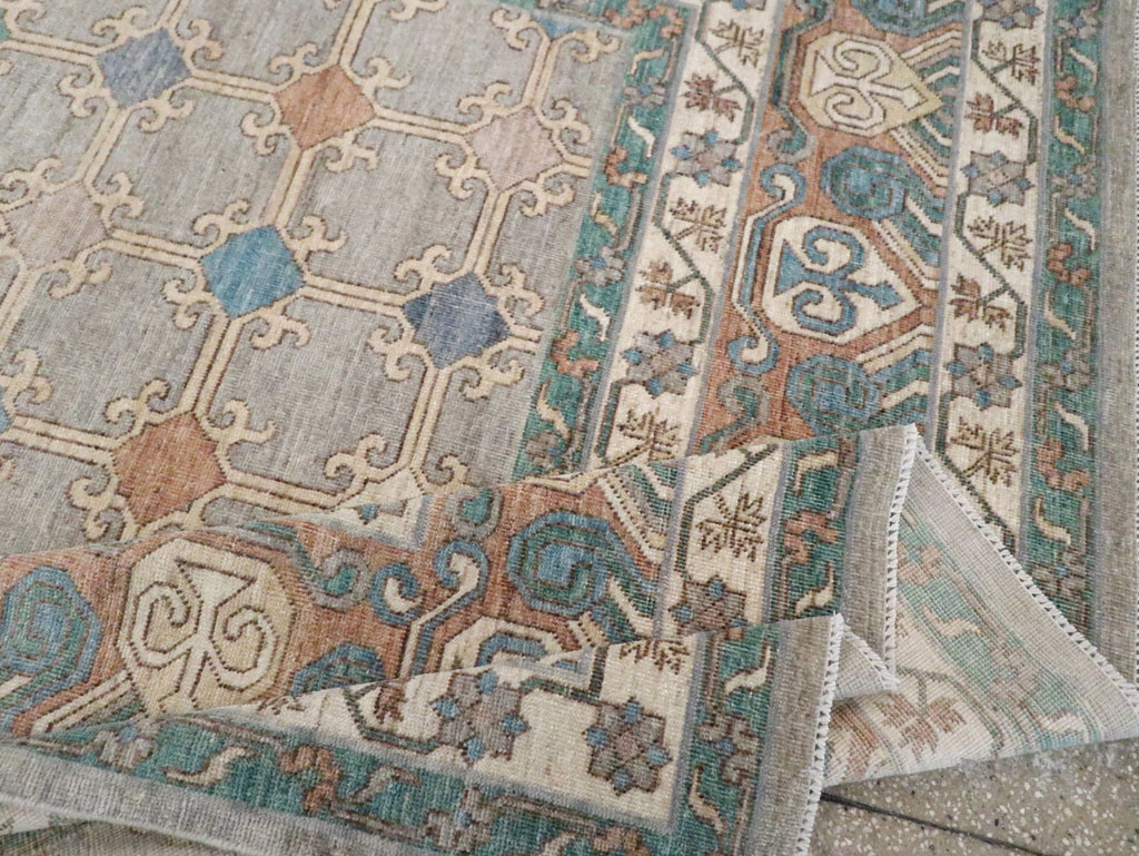 Modern Room Size Khotan Carpet, No.30570 - Galerie Shabab