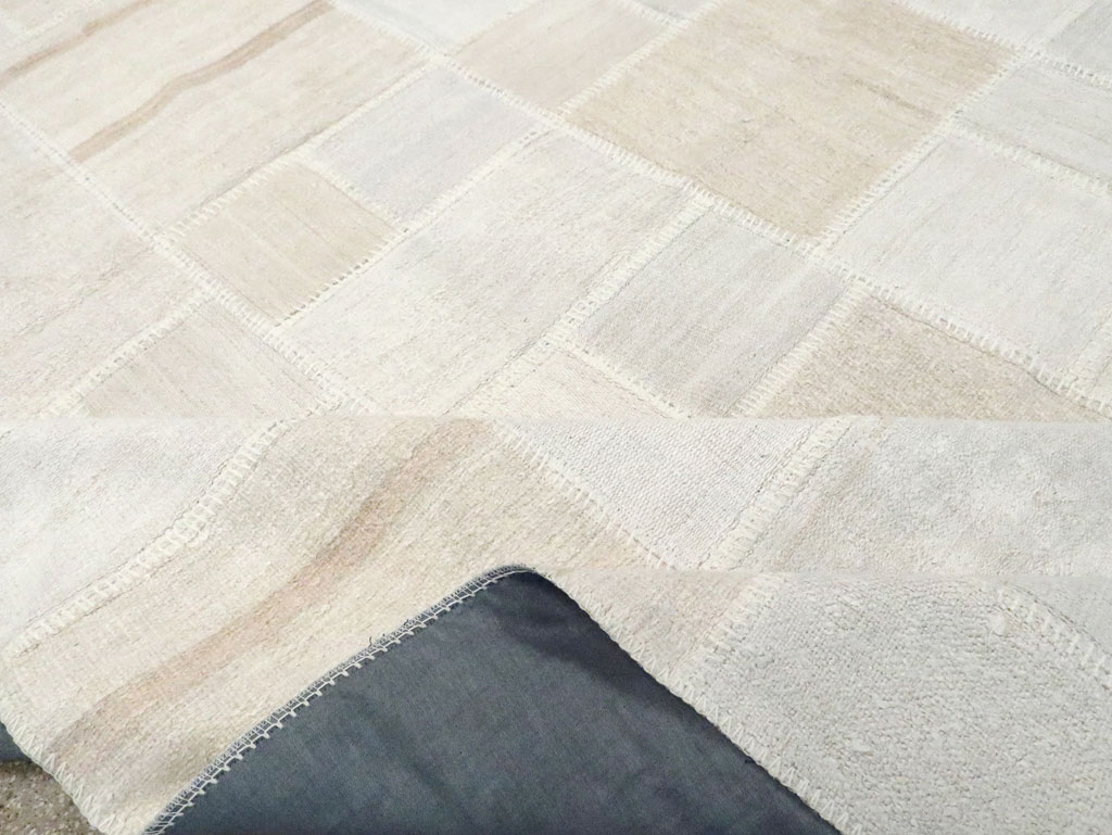 Modern Turkish Flatweave Kilim Room Size Carpet, No.30578 - Galerie Shabab