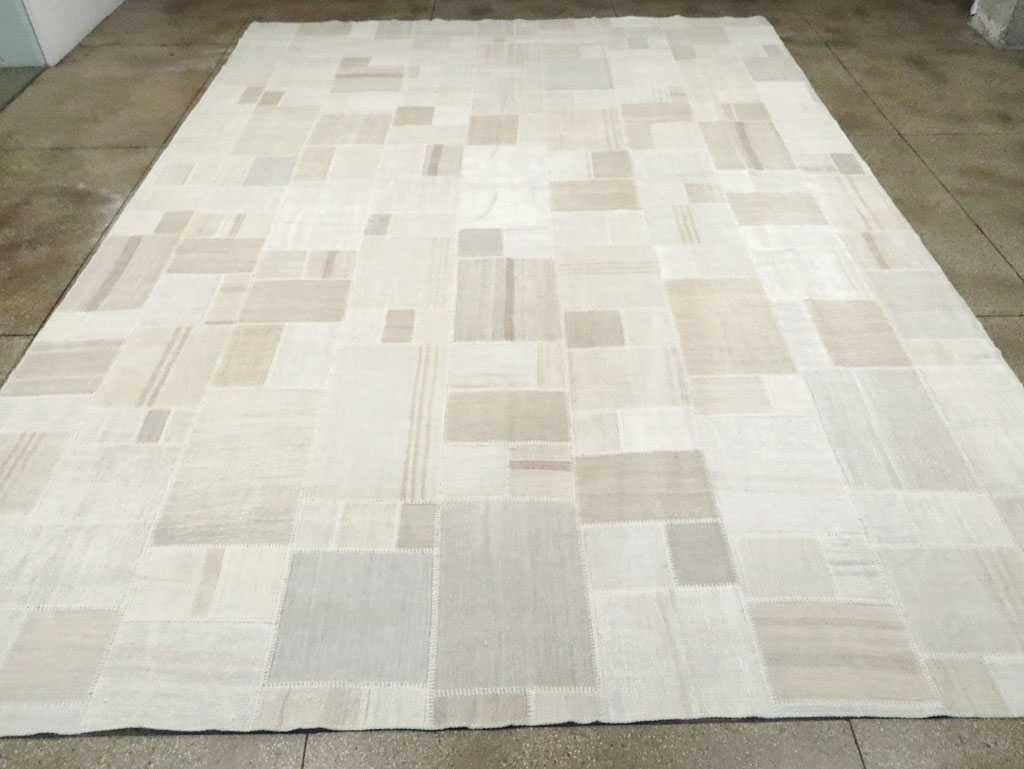 Contemporary Turkish Flatweave Large Room Size Carpet, No.30585 - Galerie Shabab