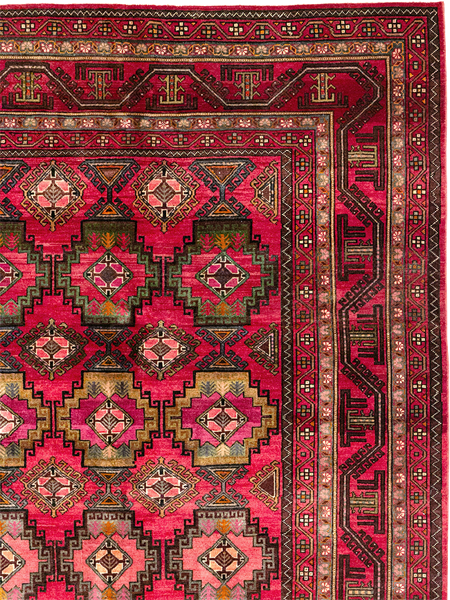 Vintage Central Asia Turkoman Room Size Carpet, No.30601 - Galerie Shabab