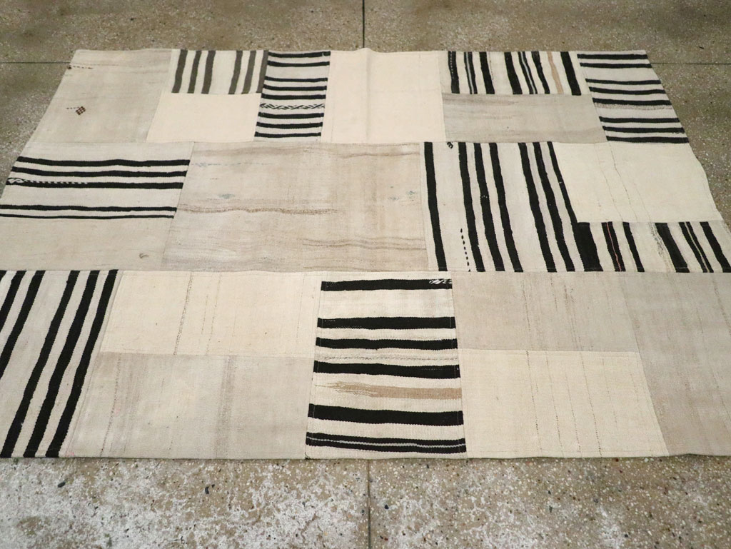 Modern Turkish Flatweave, No.30622 - Galerie Shabab