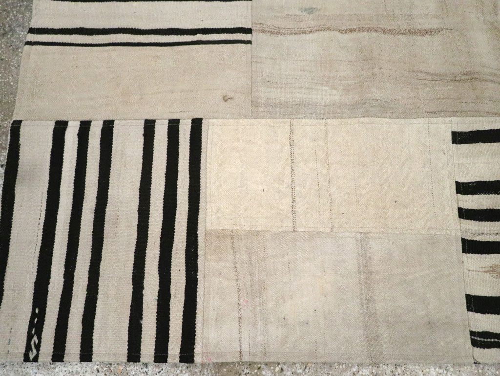 Modern Turkish Flatweave, No.30622 - Galerie Shabab