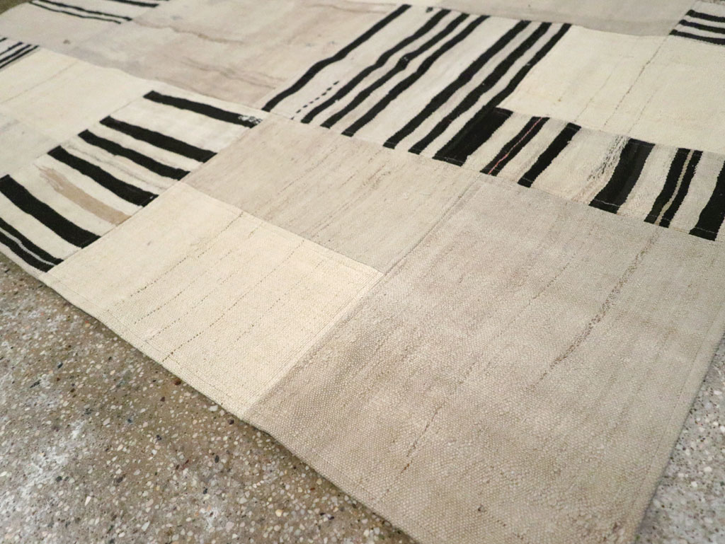 Modern Turkish Flatweave, No.30622 - Galerie Shabab
