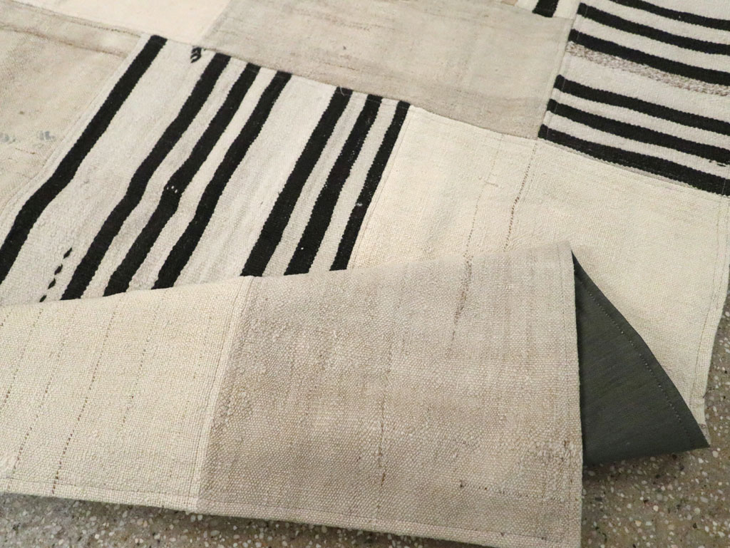 Modern Turkish Flatweave, No.30622 - Galerie Shabab