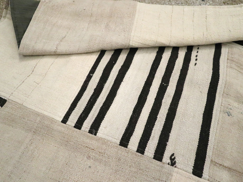 Modern Turkish Flatweave, No.30622 - Galerie Shabab