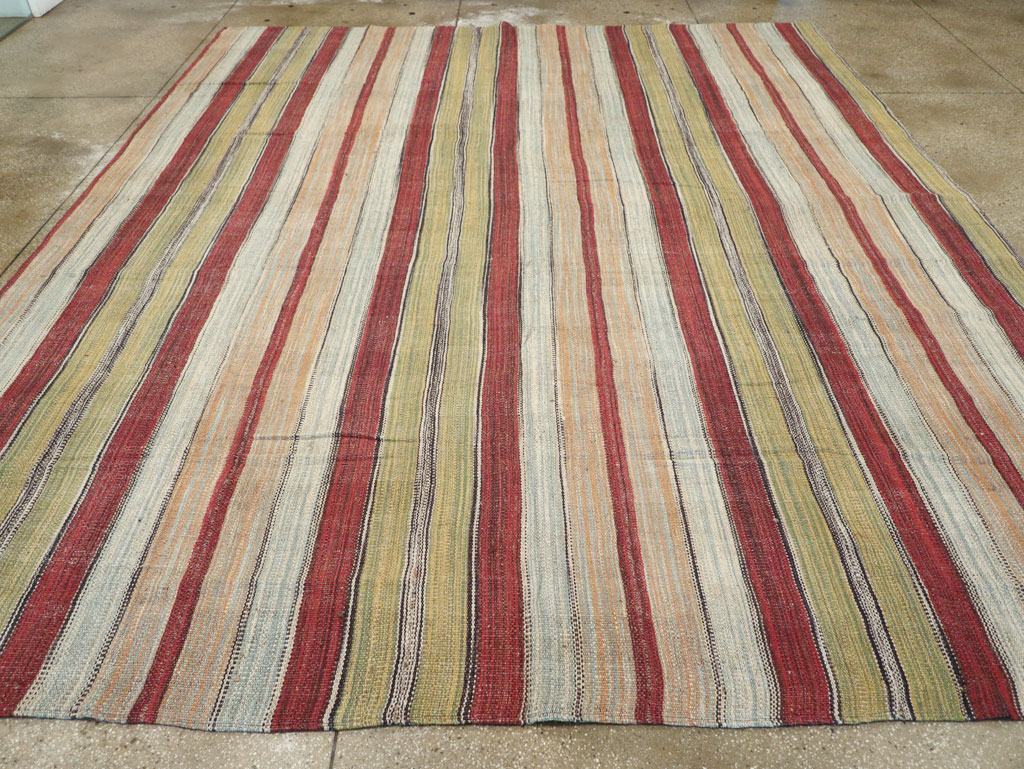 Modern Turkish Flatweave Room Size Carpet, No.30637 - Galerie Shabab