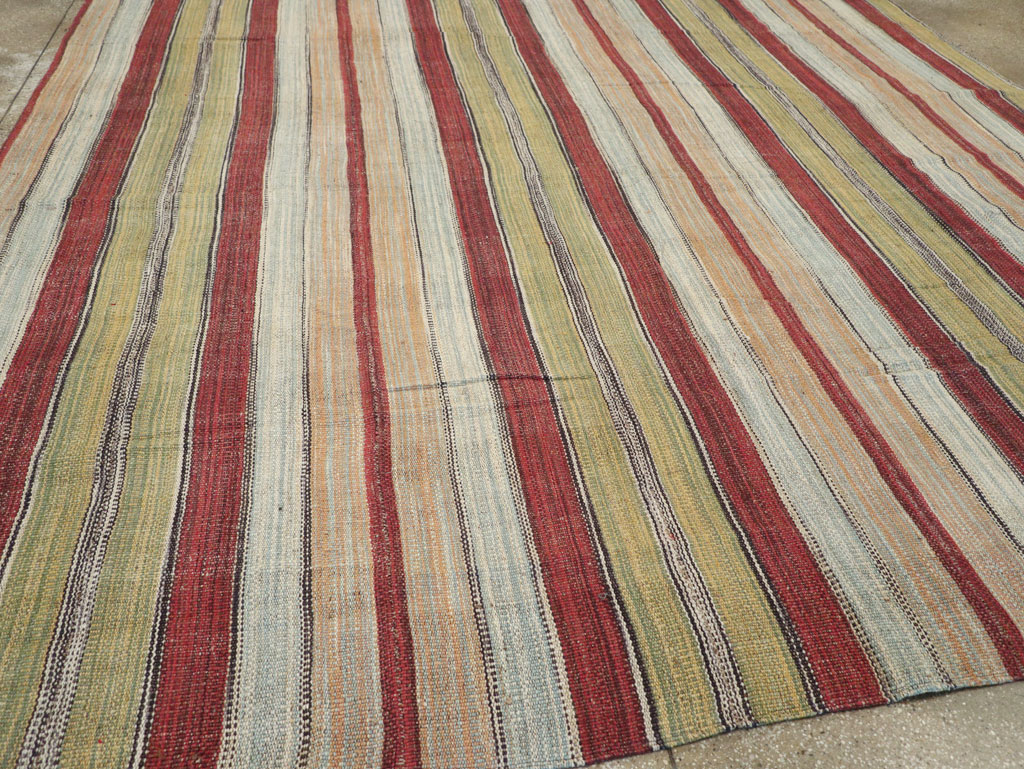 Modern Turkish Flatweave Room Size Carpet, No.30637 - Galerie Shabab
